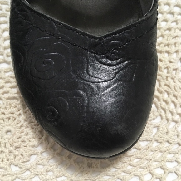 Algeria by PG Lite Black Flower Pattern Clog Shoes - Picture 5 of 8